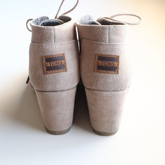 Toms Taupe Suede Leather Wedge Heel Lace-up Ankle Boots Booties Size 8 - Picture 6 of 16